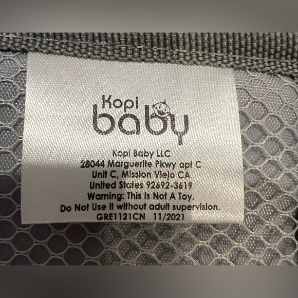 Kopi Baby Portable Diaper Changing Pad carrying case, gray water resistant - Picture 9 of 10